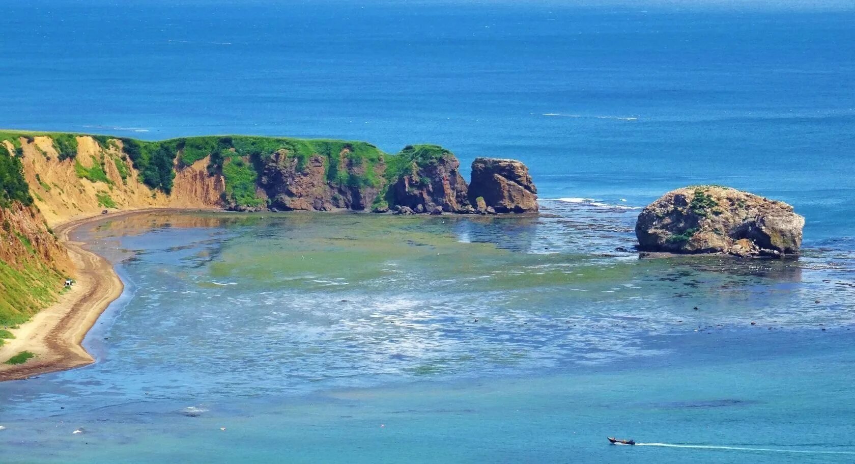 остров сахалин дальний восток. мыс великан южно сахалинск. сахалин побережье охотского моря. сахалин н. южно сахалинск бухта бухта тихая.