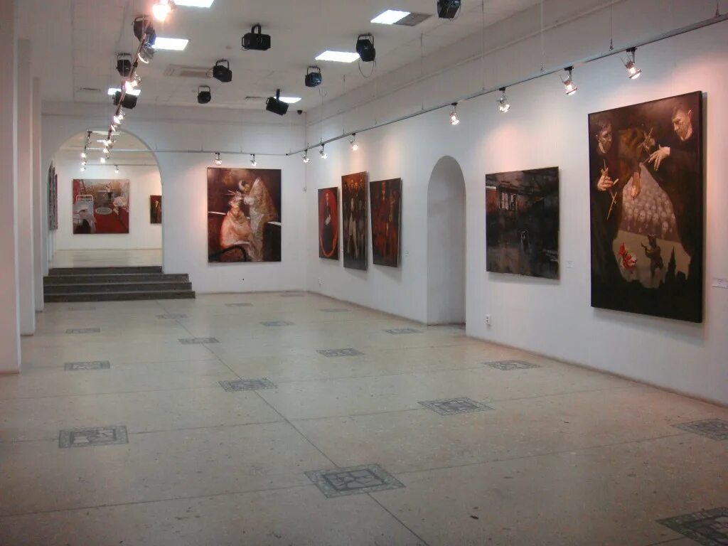 Пермский выставочный зал. Выставочный зал пермь выставка. Выставочный зал пермь. Выставочный зал пермь выставка 1. Выставочный центр пермь.