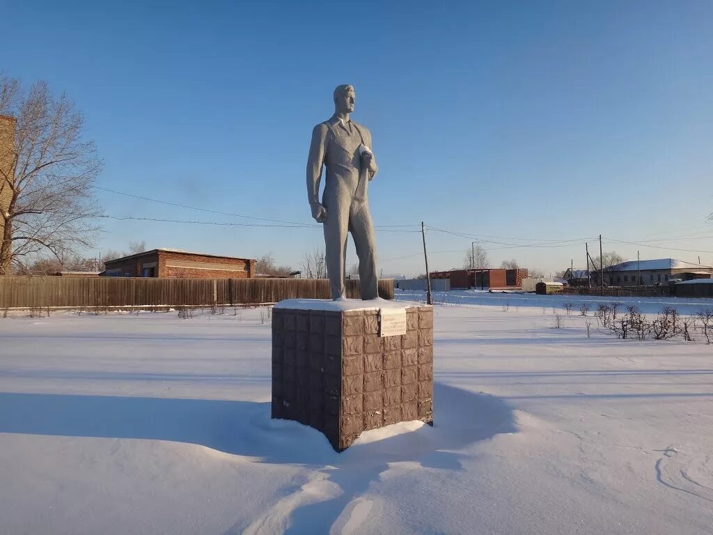 Погода в татарске новосибирской области. Памятники в Татарске Новосибирской области. Мемориальный комплекс Татарск. Памятники татарского района Новосибирской области. Мемориал города Татарска НСО.