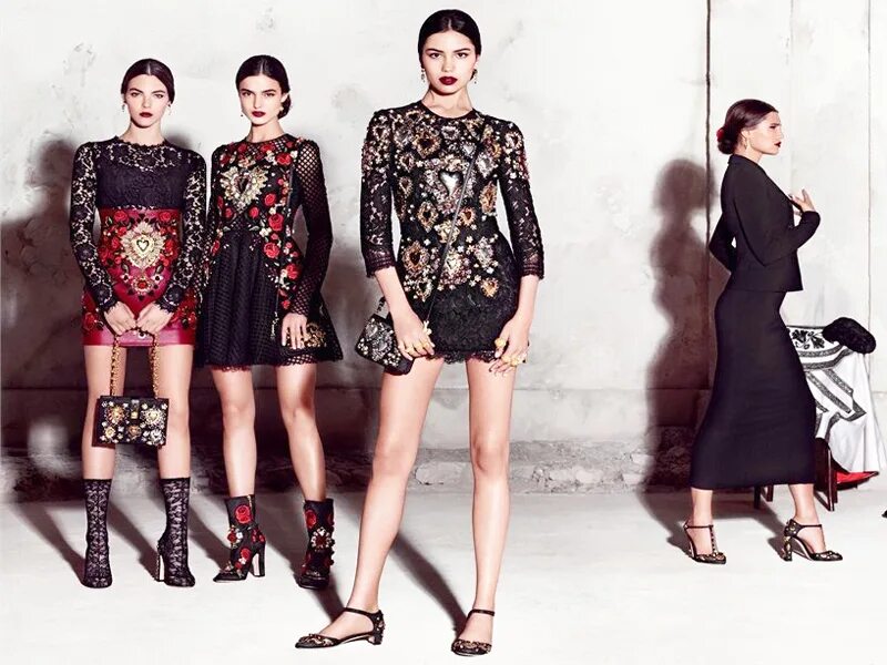 Dolce gabbana яблоки. Дольче Габбана 2023. Платья Дольче Габбана 2023. Коллекция Дольче Габбана 2023. Дольче Габбана 2023 женская коллекция.