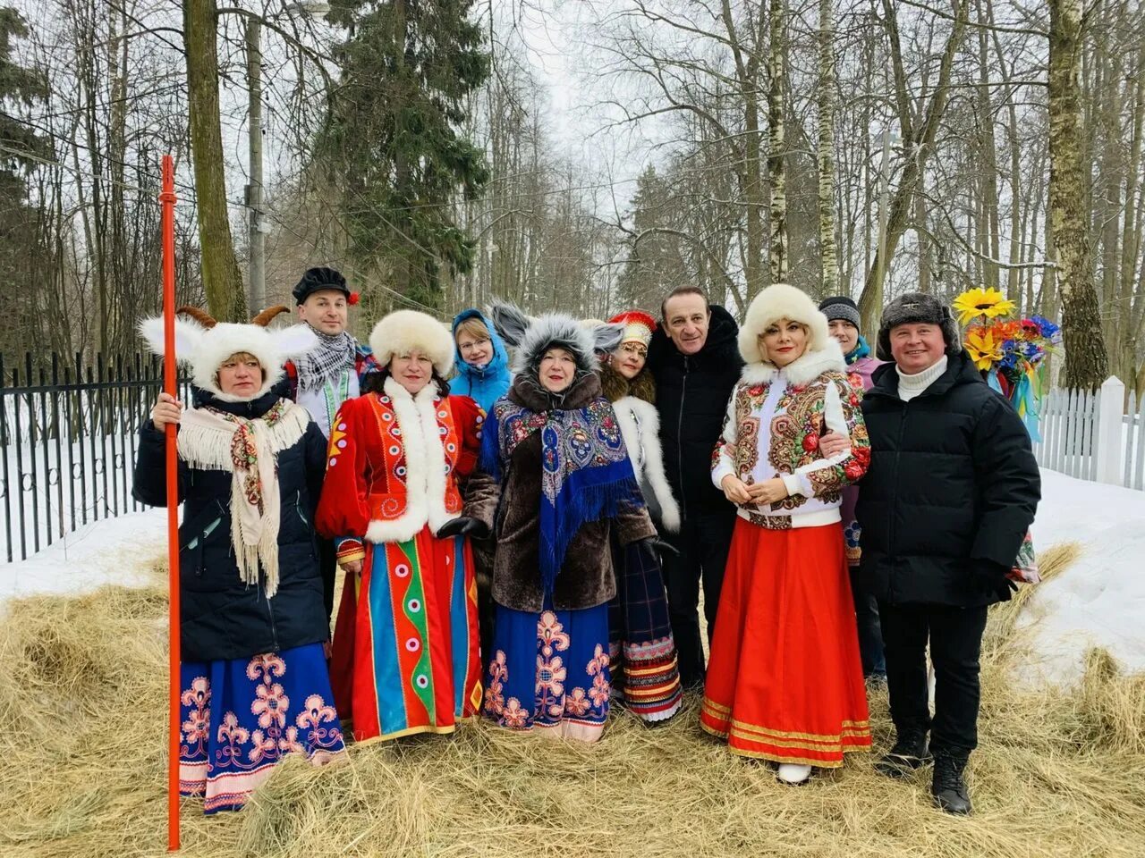 Масленица в захарово 2024 программа. Парк Захарова Масленица. Масленица в Захарово. Широкая Масленица в Захарове. Захарово усадьба Масленица.