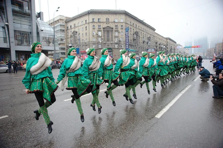 Кейли ирландские танцы. Джига джига джига денс. Северная ирландия танцы. Ирландские танцы в древности. Кейли ирландские танцы.