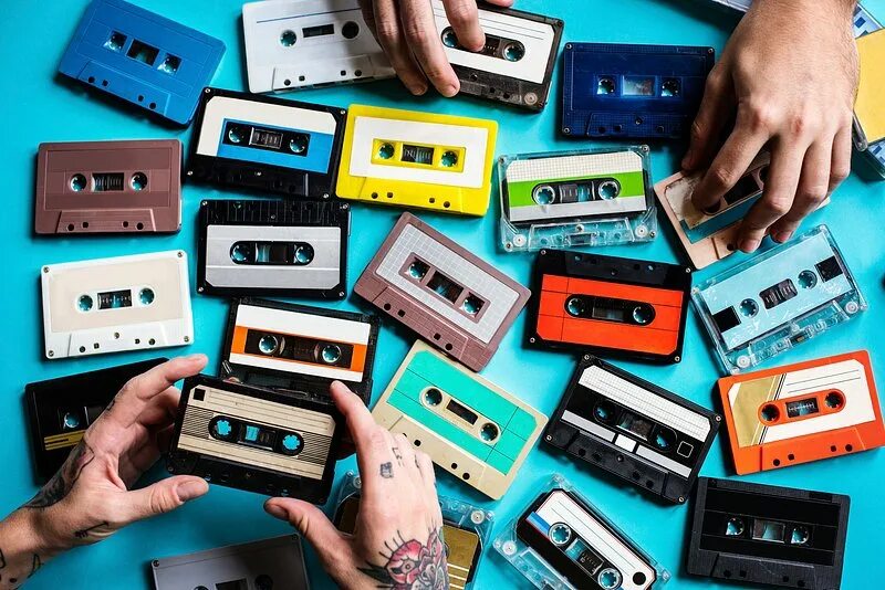 Аудиокассета. Прозрачная компакт кассета. Cassette tape. Кассета 80. Vintage tapes.
