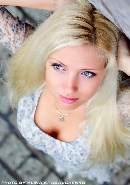 Девушка блондинка обычная. Девушка 40 лет блондинка. Blondinka 38. Блондинка 37 лет. Красивые блондинки 40 лет.