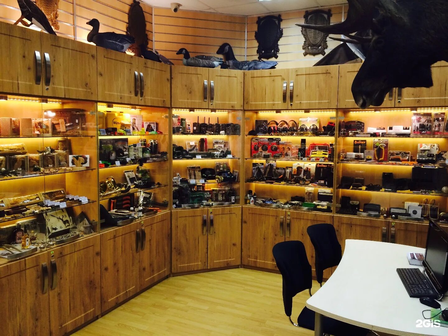 магазин для охотников в санкт петербурге. мир охотничьих технологий в питере. охотник на большом санкт-петербург. охотник на большом спб. тамбовская 11 санкт-петербург магазин оружия.