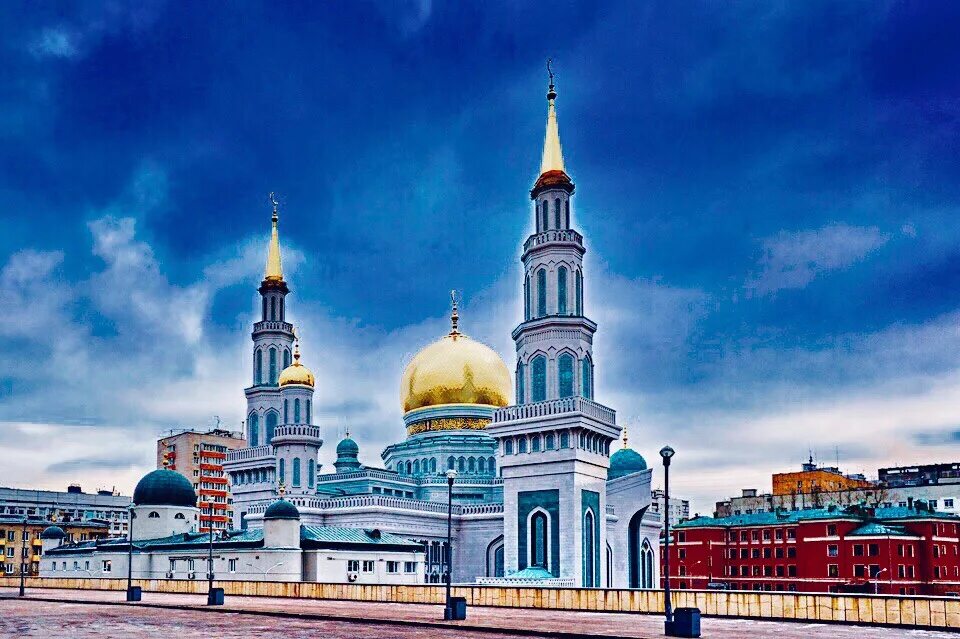 В москве есть мечеть. Московская Соборная мечеть Москва.