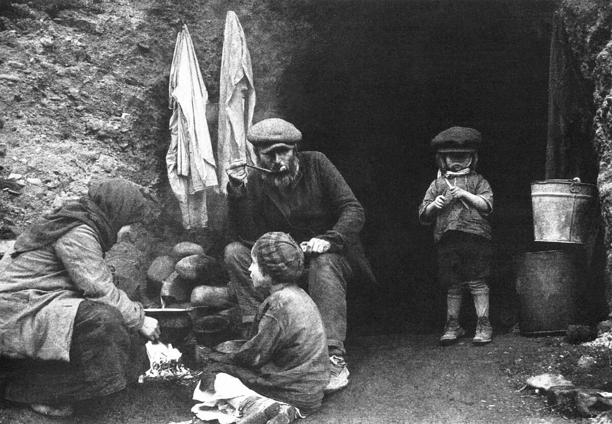 Как жили во время великой отечественной. Голод в Великую отечественную войну 1941-1945. Жизнь в землянках в ВОВ 1941-1945.