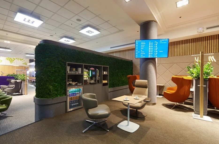 Можно ли пройти в бизнес зал. Бизнес-зал s7 Airlines в Домодедово. S7 Business Lounge Домодедово. Бизнес зал s7 в Домодедово. Вип зал в Домодедово с7.