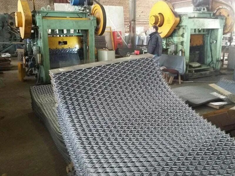 Изготовление изделий в технике просечного металла. Лист стальной ПВЛ 306. Лист просечно-вытяжной ПВЛ 406. ПВЛ нержавейка.