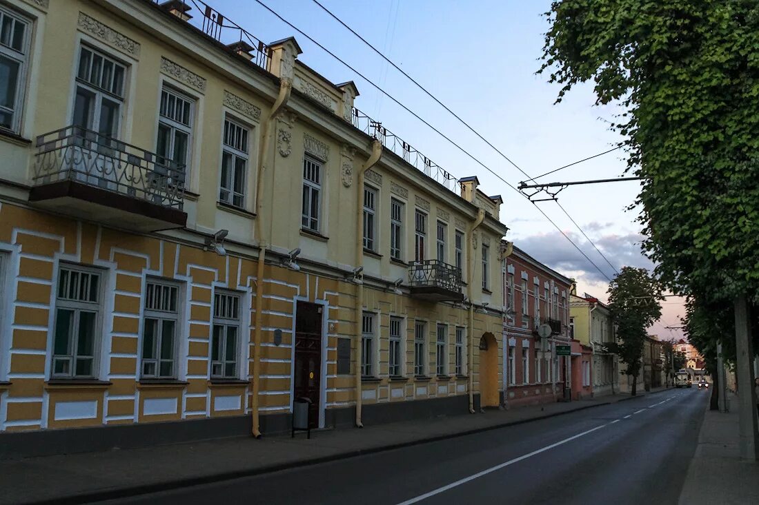 Какие улицы в гродно. Город Гродно улица Горького. Гродно улочки. Город Гродно улицы Гродно. Гродно старый город.