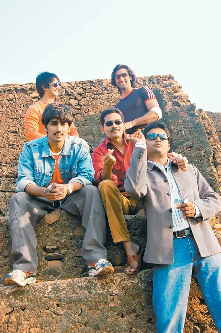 цвет шафрана песня клип. цвет шафрана евгений григорьев – жека. евгений григорьев - жека жена. цвет шафран индийский фильм 2006. евгений григорьев певец.