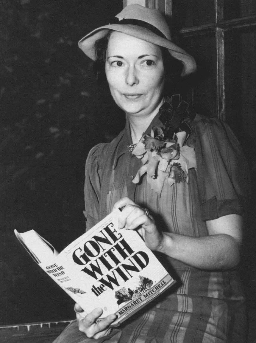 Маргарет митчелл писатель. Маргарет манерлин митчелл. Маргарет митчелл фото. Митчелл писательница. Маргарет митчелл портрет.