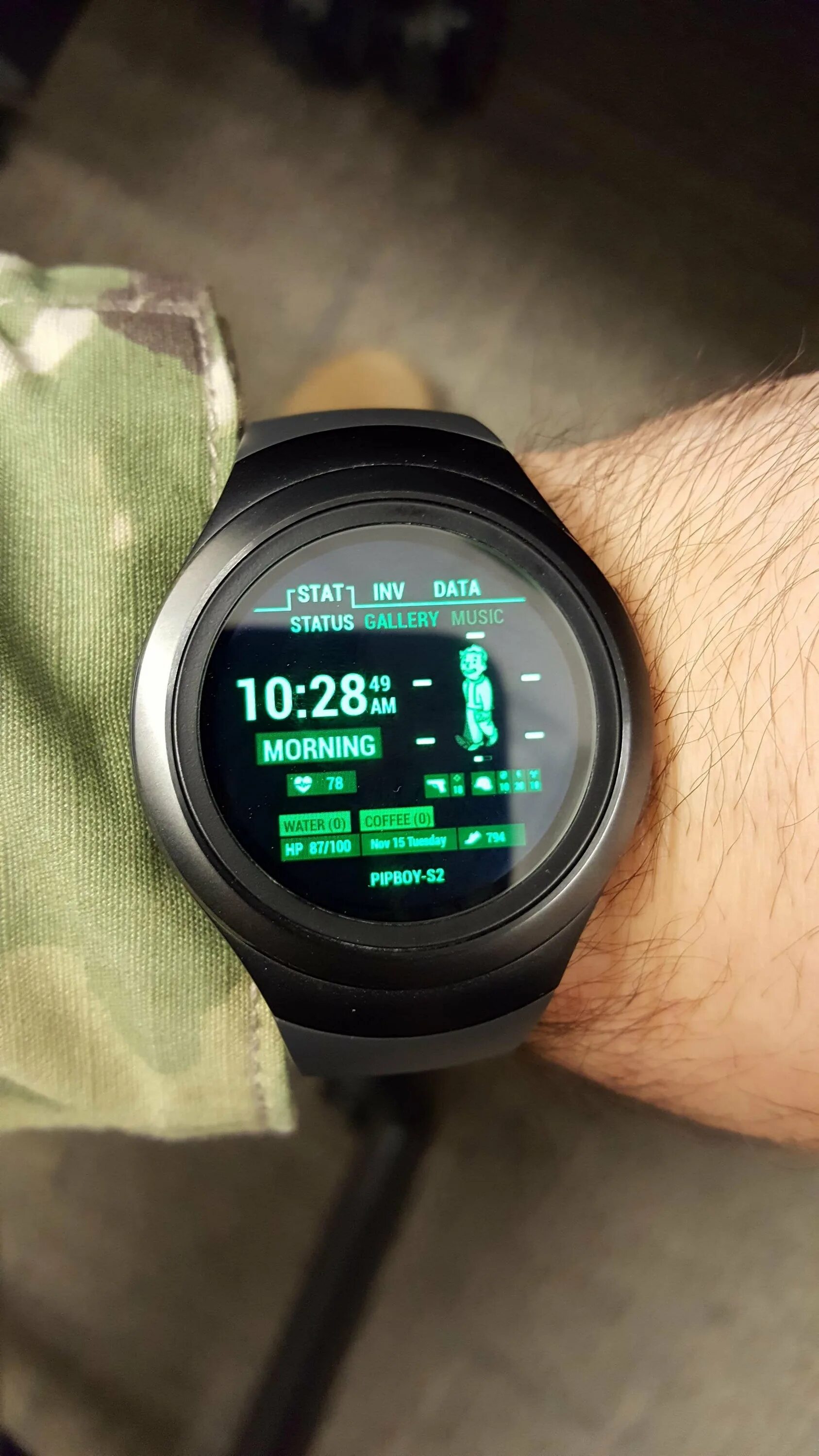Pip boy watch. Pip boy на смарт часы. samsung gear 2 pip boy. часы фоллаут наручные. смарт часы fallout.