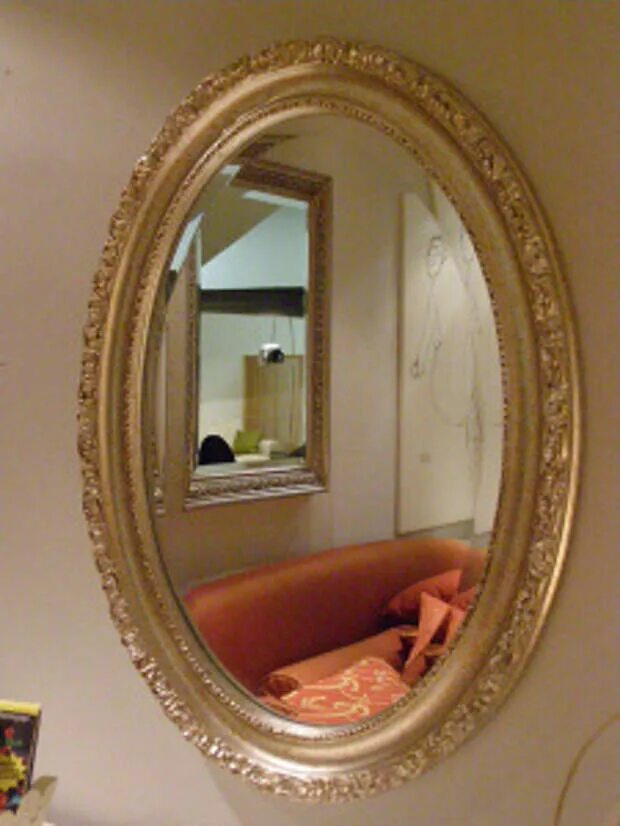 Видеть большое зеркало. Прикольные зеркала. Отражение в зеркале интерьер. Зеркало прикол. Шутки про зеркало.