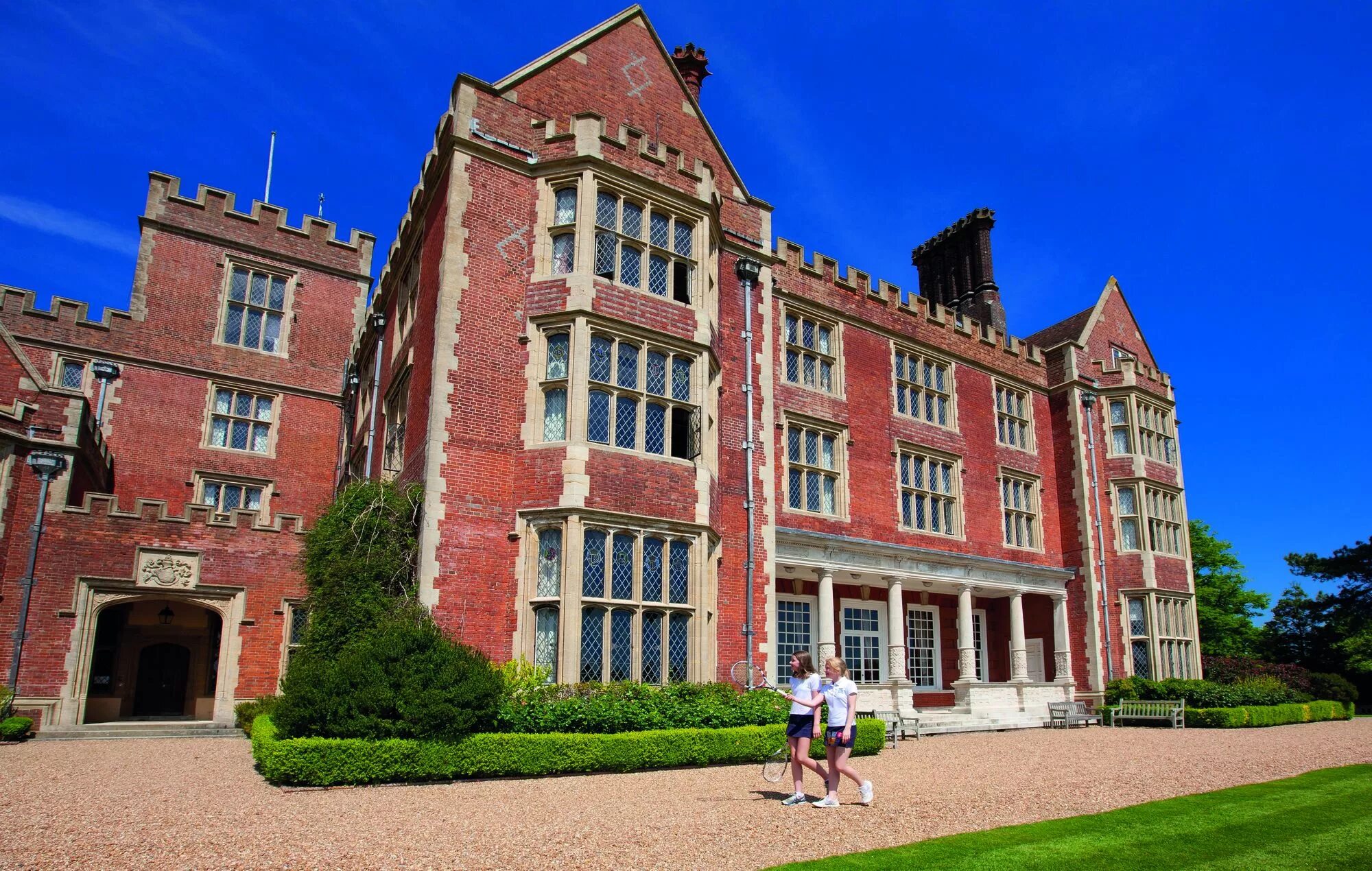 Boarding school is. Что такое бординг школа в англии. Бординг скул в англии. Бэрри-колледж, сша. Школа пансион в англии.