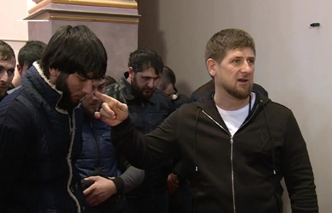 Что означает чеченец. Кадыров Рамзан наркозависимый. Кадыров Рамзан Пятигорск. Опасные чеченцы.