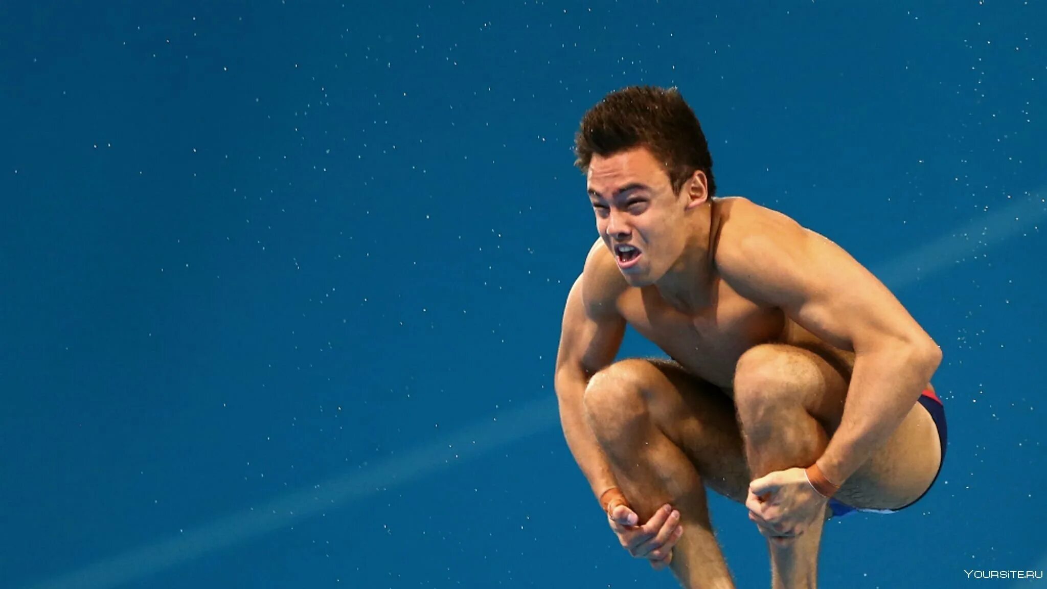 Diving face split. Прыжки в воду мужчины. том дейли jumping. diver daley. tom daley took up diving at the age of 7. ответ.