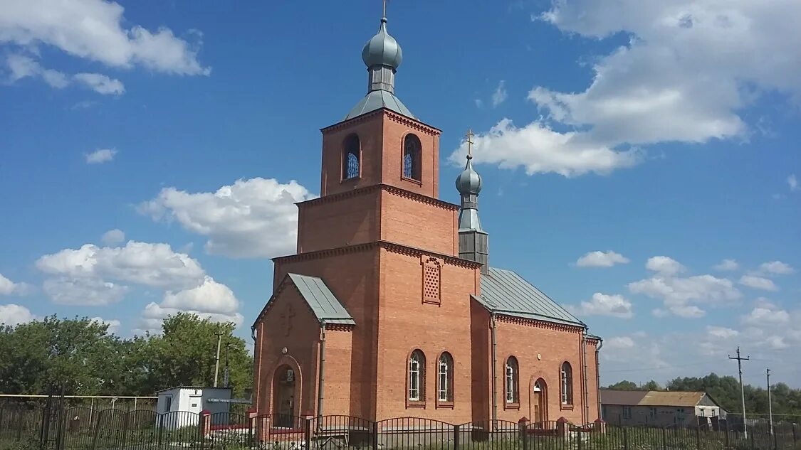 П тоцкое оренбургской. Тоцкое-2 Оренбургская область. Храм с. Тоцкое-2. Поселок Суворовский Оренбургская область Тоцкий район. Оренбургская Церковь Георгия Победоносца.