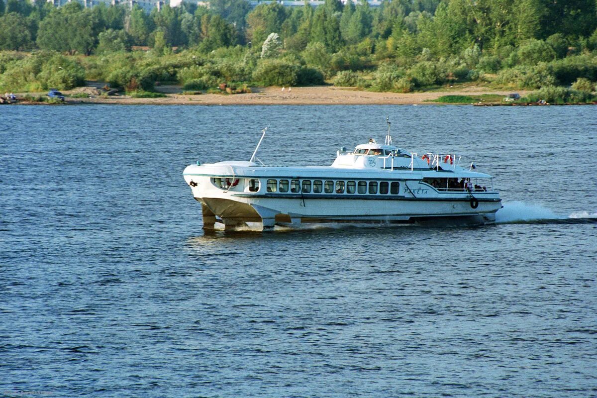 Водный транспорт н н. Ракета на Волге. Нижний Новгород ракета по Волге. Метеор у речного Нижний Новгород. Ракета теплоход Нижний Новгород.