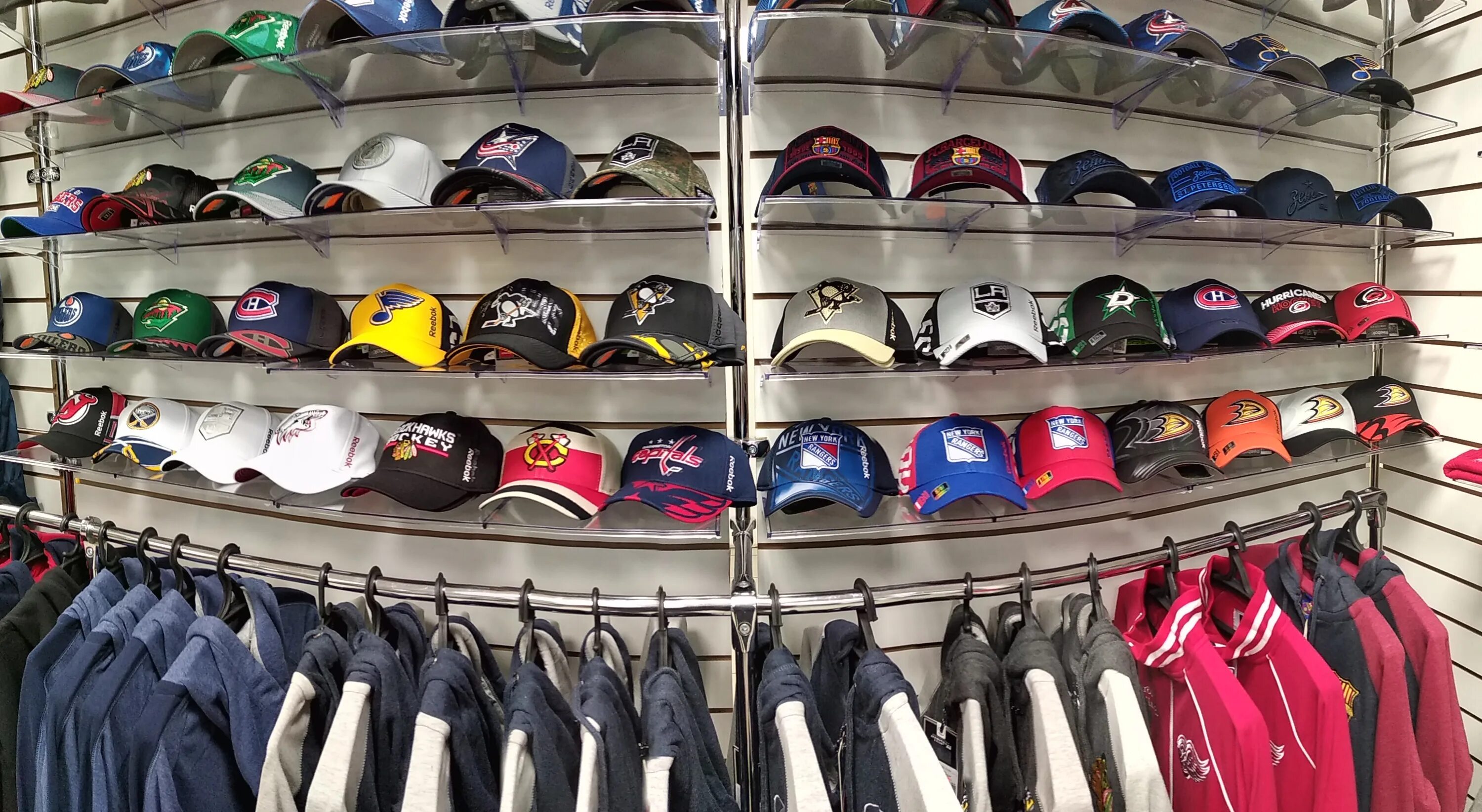 атрибутика тольятти. анимэдзин тольятти капитал. магазин одежды тольятти. аниме магазин в капитале тольятти. капитал аниме магазин.