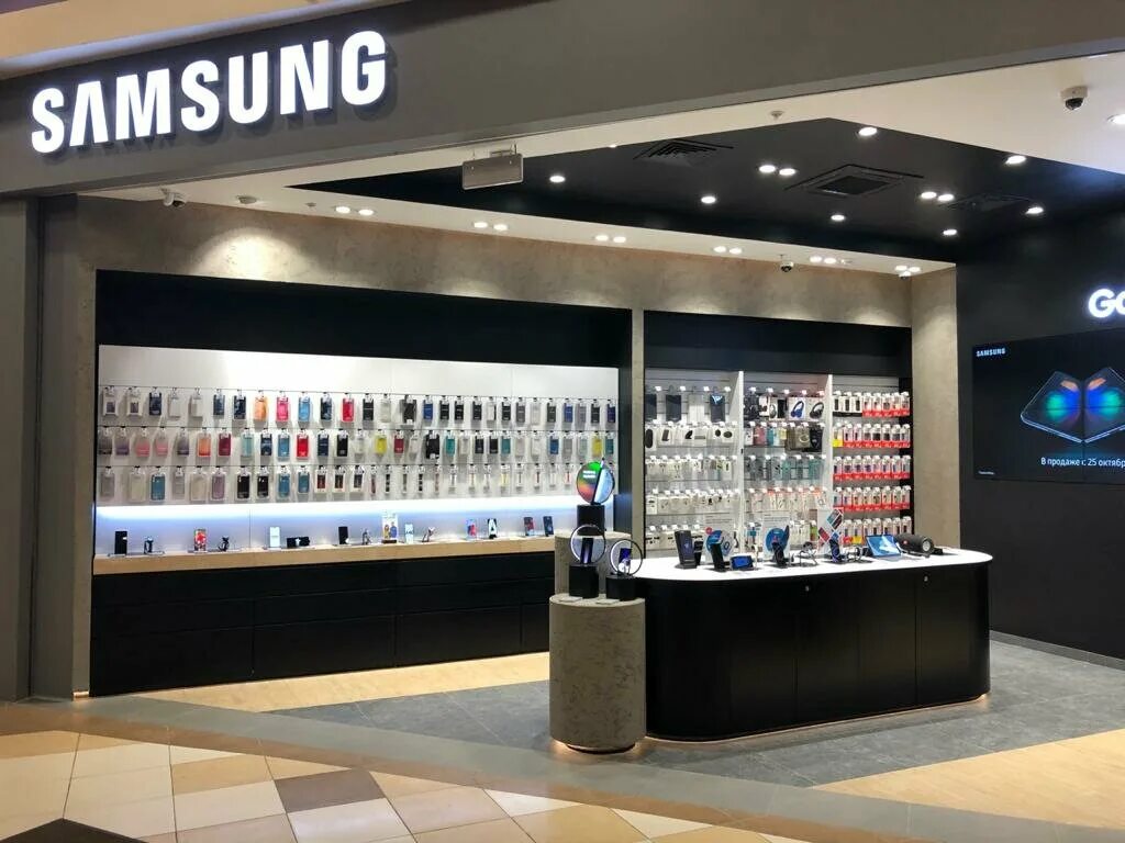 Https shop samsung. Фирменные магазины Samsung. Samsung магазин. Фирменный магазин самсунг. Салон самсунг.