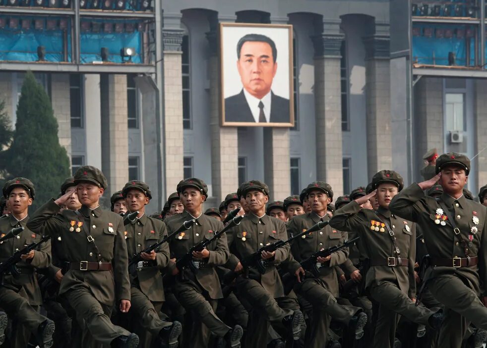 Азербайджан северная корея. Парад КНДР 1992. Армия Северной Кореи. Солдаты Северной Кореи. Армия КНДР армия Северной Кореи.