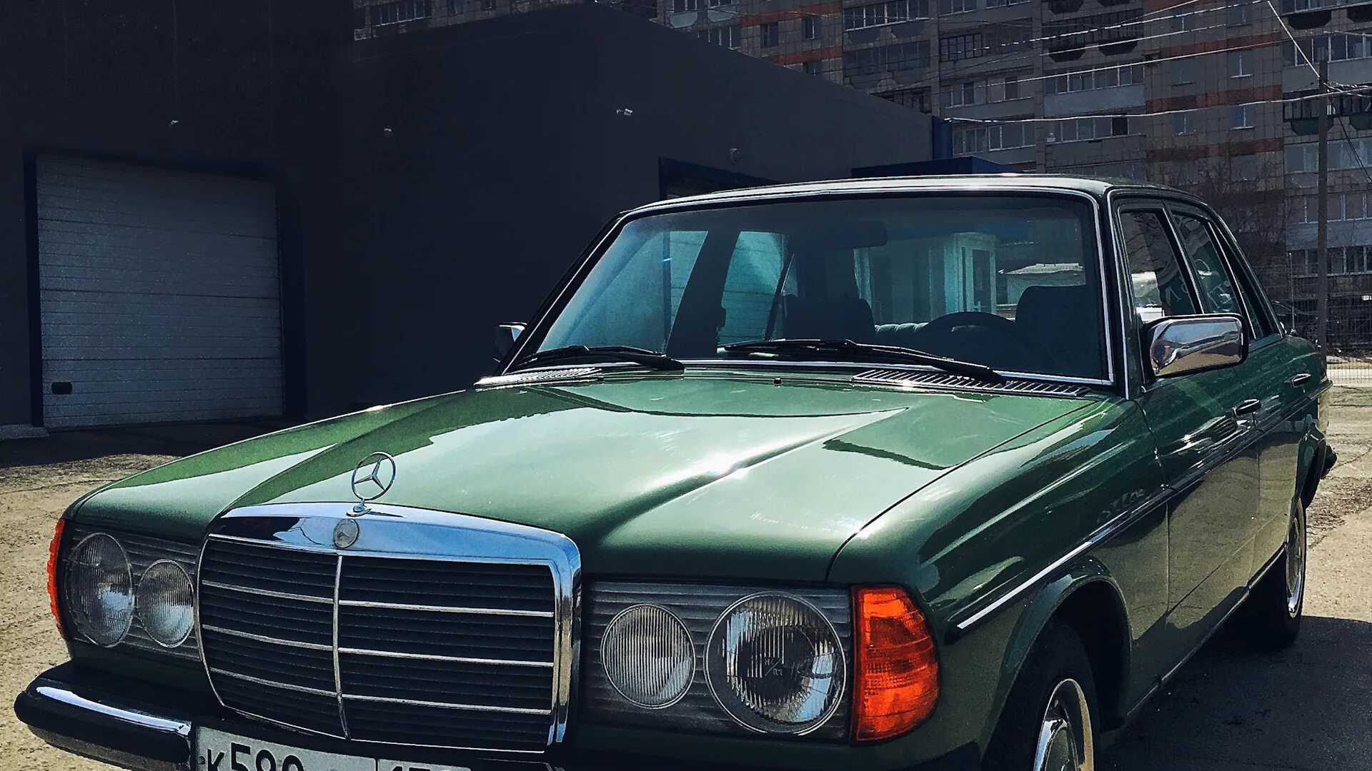 Купить мерседес w123. Mercedes-Benz w123 зелёный. Мерседес дипломат w123. Мерседес 123 кузов зеленый. Mercedes-Benz w123, 1978.