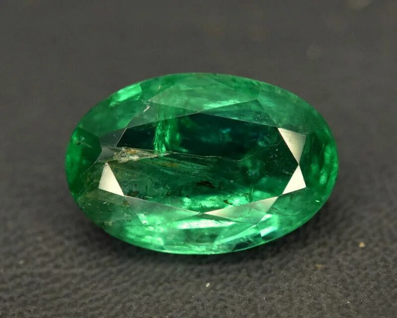 Зеленый сапфир круг 1.11 карат купить по доступной цене Gem Lovers