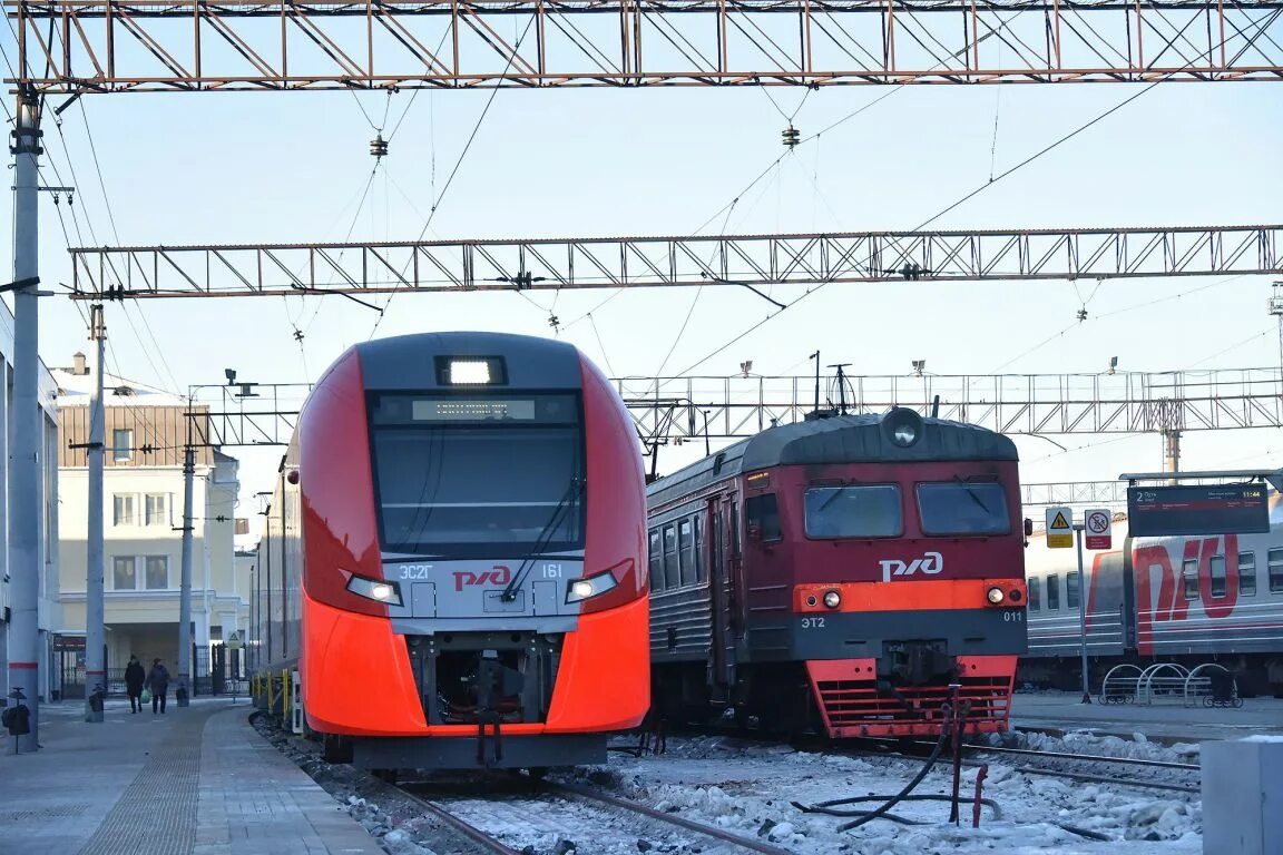 Электричка челябинск екатеринбург ласточка. Ласточка Екатеринбург Красноуфимск. Ласточка Красноуфимск. Ласточка до Красноуфимска. Электричка Ласточка.