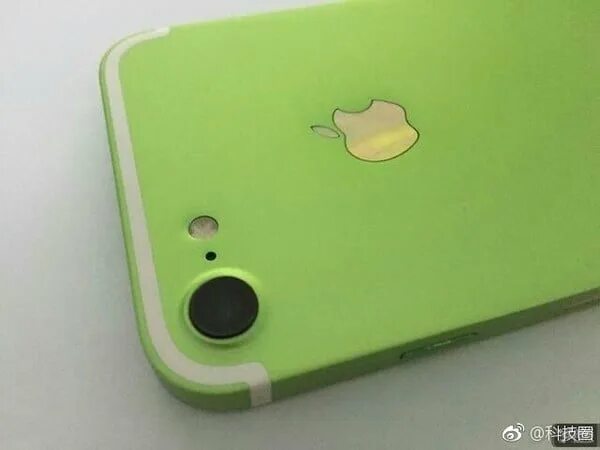Iphone 8 зеленый. Айфон 7 зеленый. Айфон 7 салатовый. Айфон 12 зеленый корпус. Iphone 13 цвета корпуса Green.