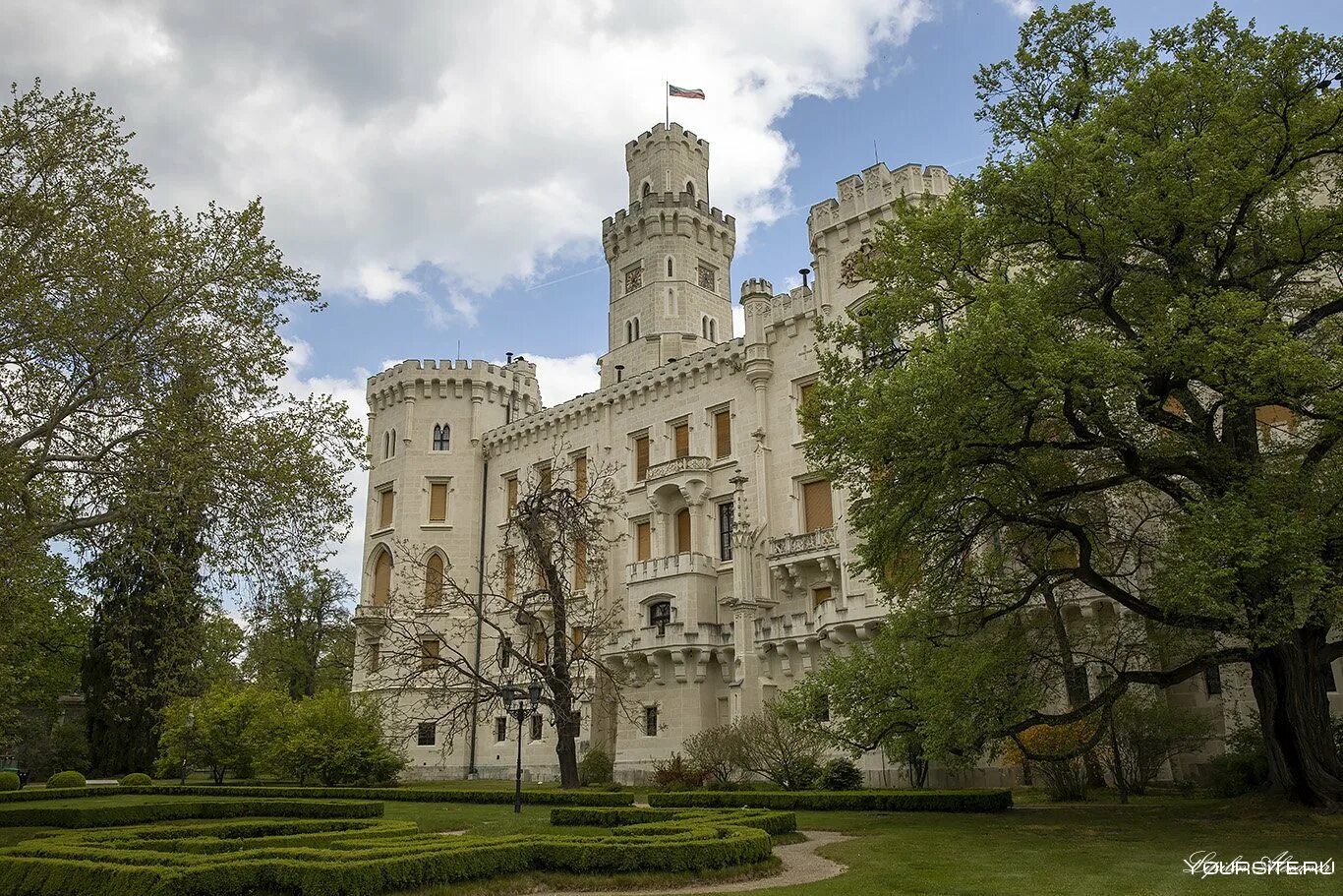 Hluboka nad vltavou замок. План замка глубока над влтавой. Замки чехии глубока над влтавой интерьер. Замок глубока над влтавой. Глубока-над-влтавой чехия.