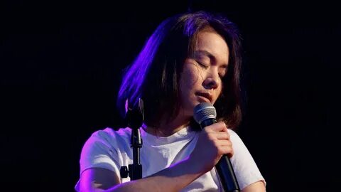 Mitski биография
