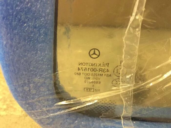 Лобовое стекло gl x166. Оригинальное стекло мерседес. Оригинальное стекло мерседес. Оригинальное стекло мерседес. Мерседес 205 лобовое стекло с камерой слева.