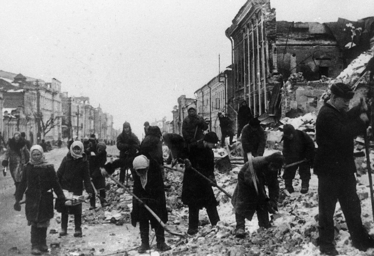 В 1941 году освободили город. Курск освобожденный 1943. освобождение курска 1943. курск 1941. курск после войны 1945.