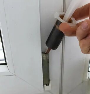 Как снять балконную дверь