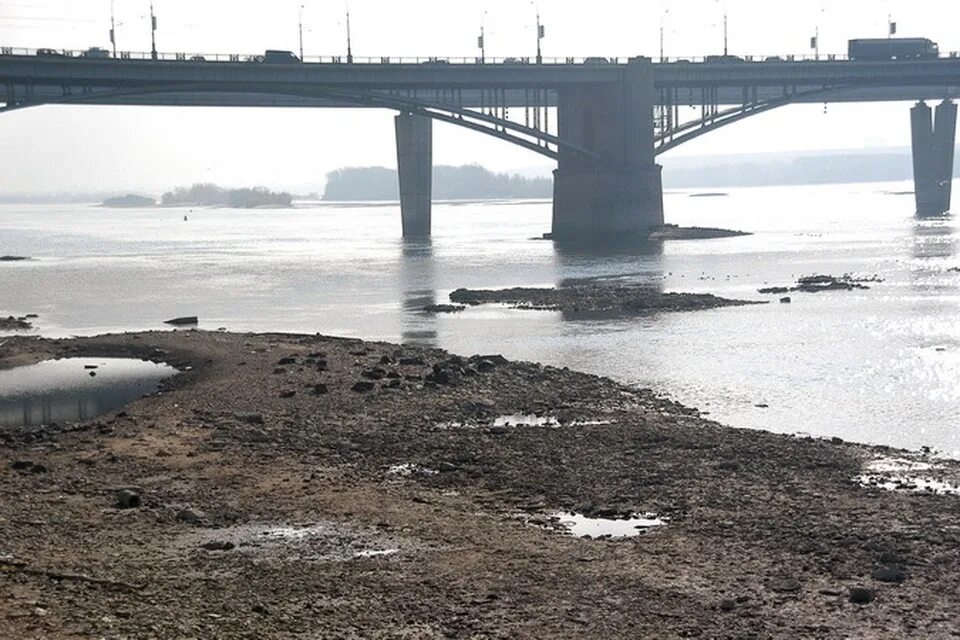 Колпашево река Обь. Обмеление Каховского водохранилища. Мост в Колпашево через Обь. Обмеление Оби 2008 год.