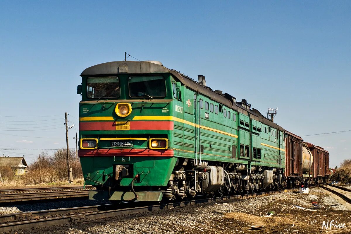 Локомотив 2тэ10л. 2тэ10л-1364. Тепловоз 2тэ10л. 2т10л тепловоз. Тепловоз 2тэ10в.