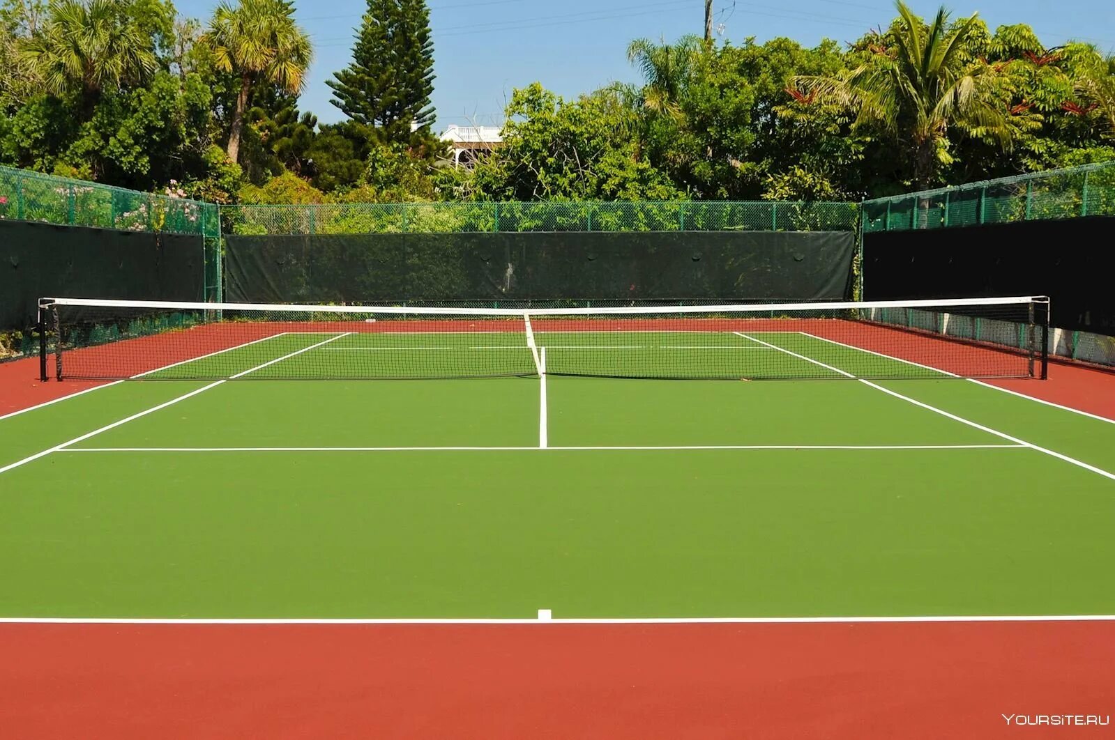 Какое поле теннисный. Теннисный корт Гамильтон Пермь. Батуми теннисный корт. Kipriotis Village 4+ теннисные корты. Теннисный корт Юнусабад.