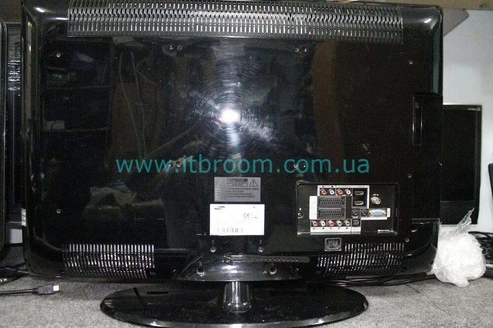 Samsung le32m87bd. Samsung le32m87bd Repair. Пульт. Le32b350f1w загрубить защиту. TOPDEVICE 32 le-32v3.