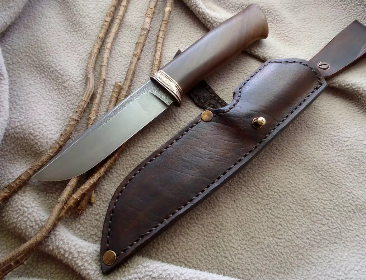 Мастерская ножи купить. Кожаные ножны. Ножны для охотничьего ножа. Кожаные ножны для ножа. Ножны для ножа с гардой.