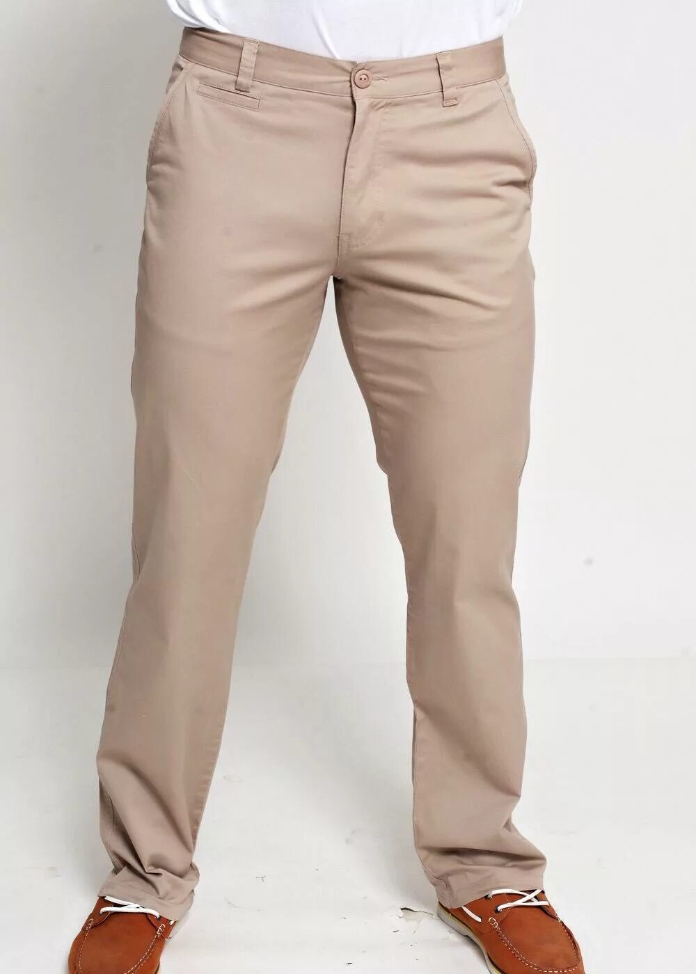 Брюки светлые купить. Мужские брюки Clever модель 593493. Бежевые брюки мужские. Бежевые штаны мужские. Бежевые классические брюки мужские.