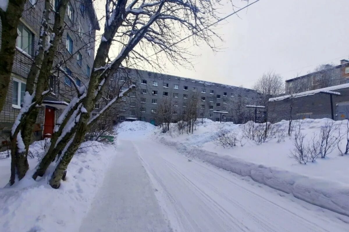 Квартира в ковдоре. Двор пятиэтажки. Дровяное Мурманск. Загадочные места в Апатитах. Школа во дворе дома.