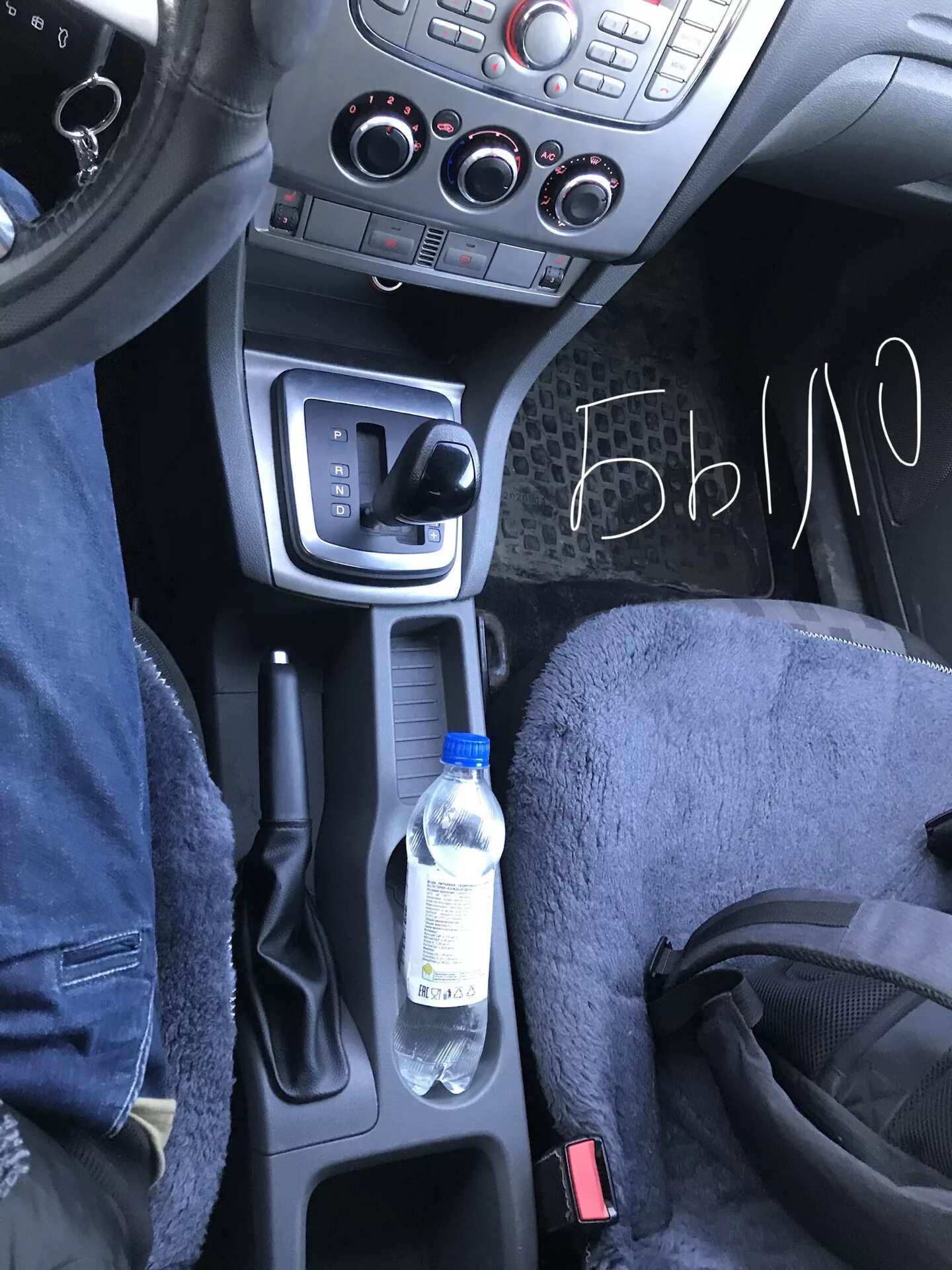 Замена пластика центральной консоли. - Ford Focus II Hatchback, 2 л, 2010 года с