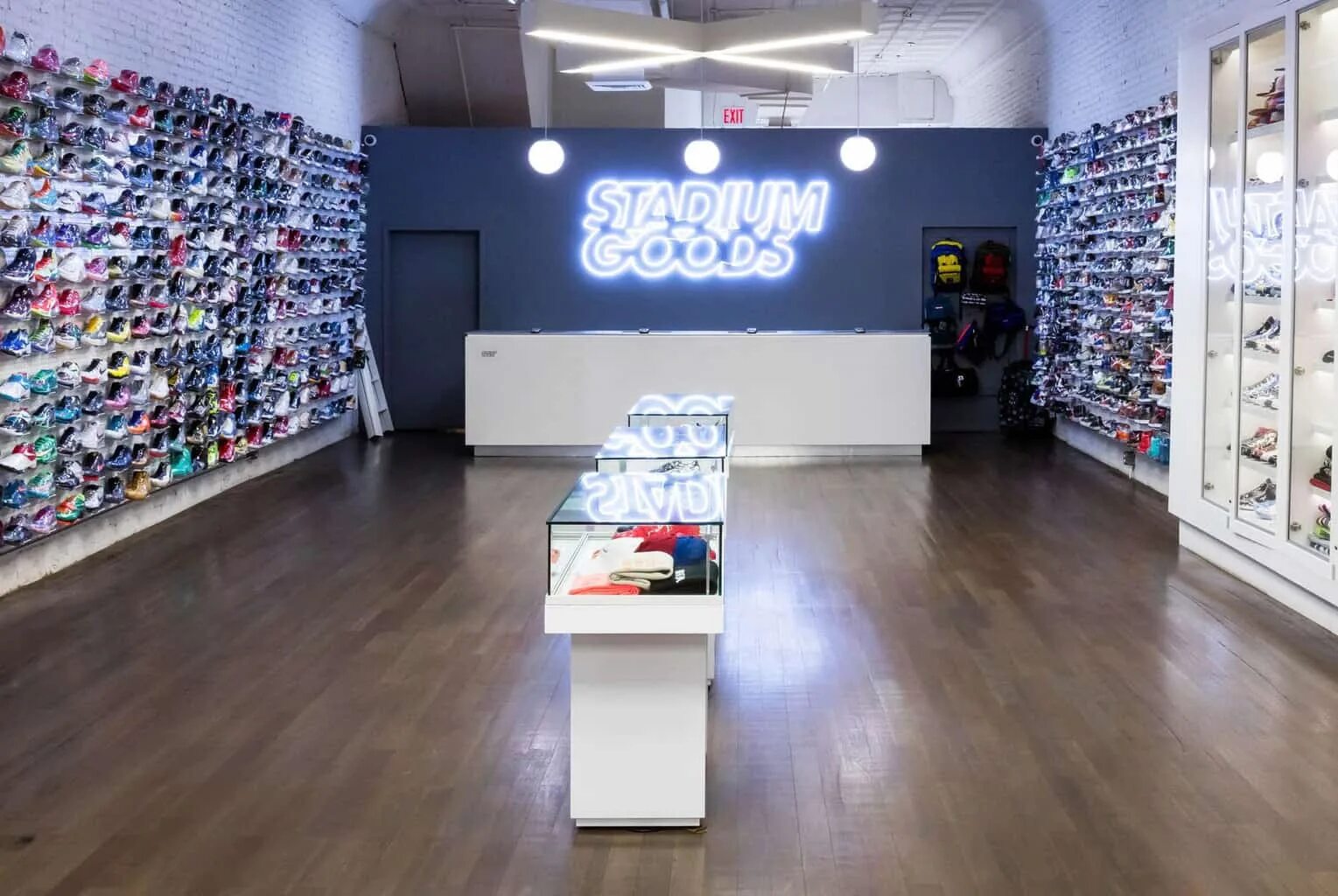 Stadium goods магазин. Stadium goods Новосибирск. Sneakers Stadium.