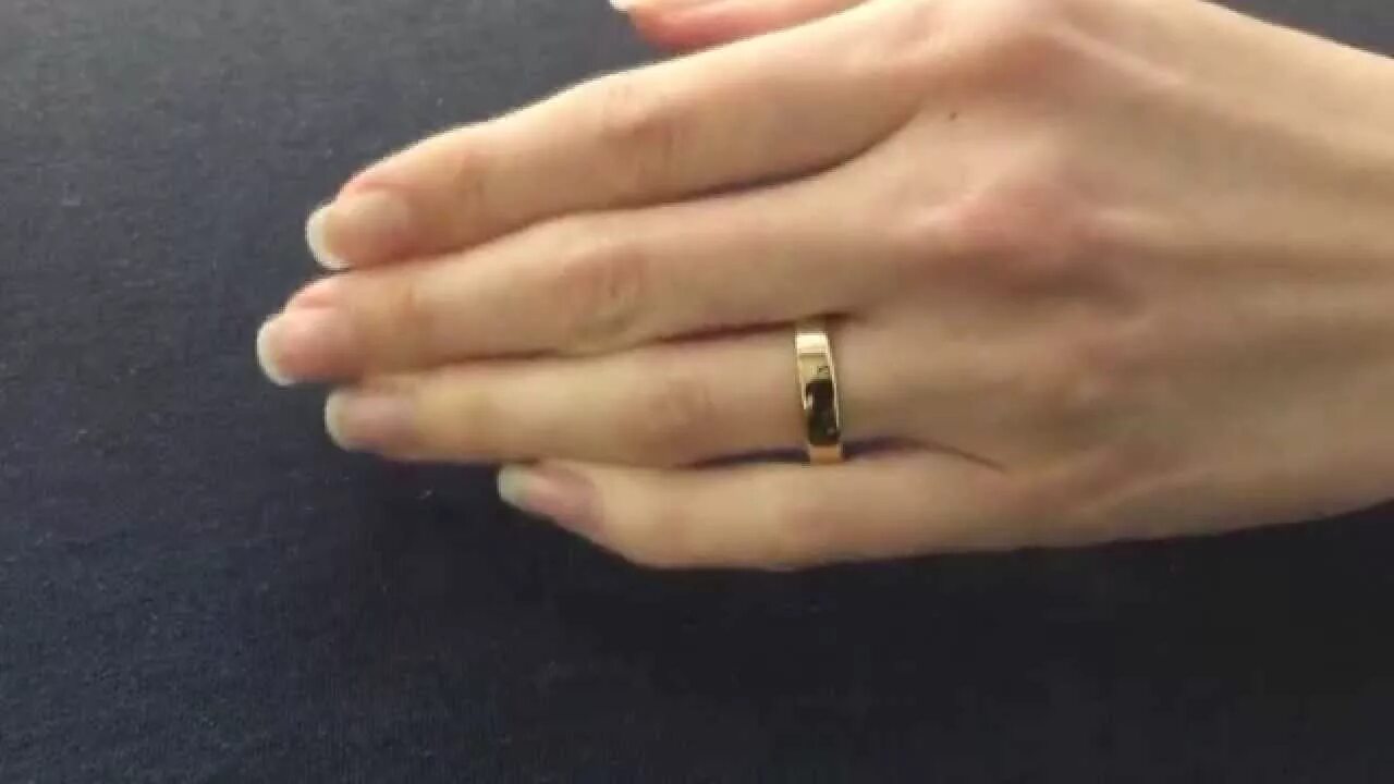 Обручальное кольцо американка фото на руке Alianças de Casamento em Ouro 18k Desde 1967 Alianças de casamento, Mãos com a