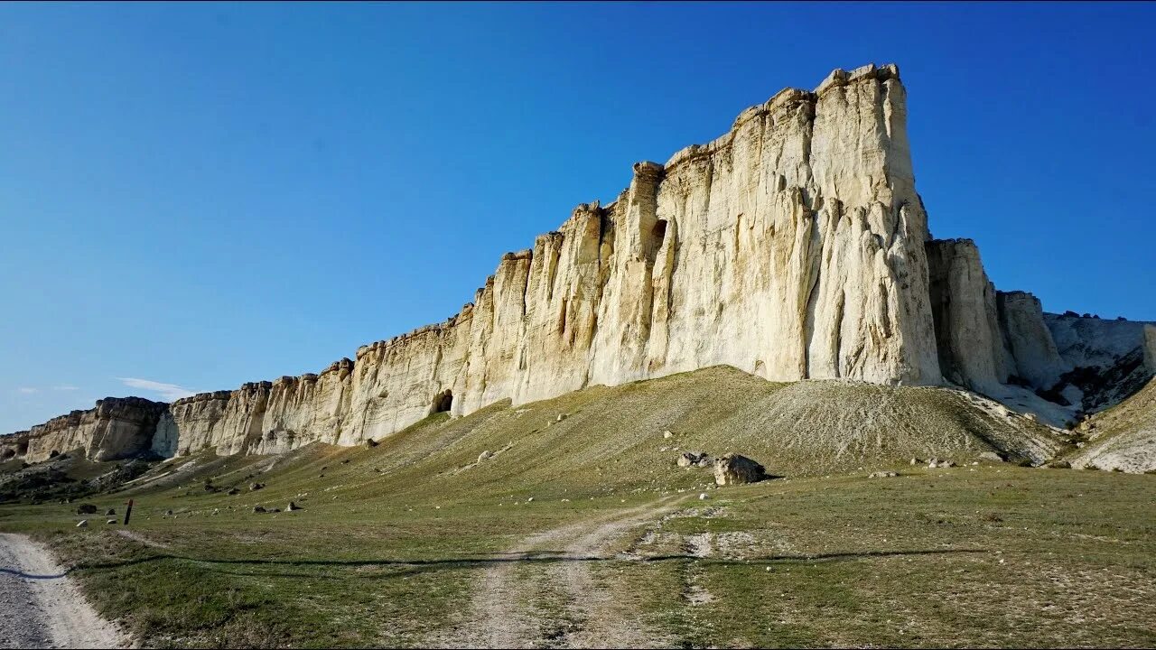 Белая скала АК-Кая. АК Кая Крым. Гора АК Кая. Достопримечательности Крыма белая скала АК-Кая.