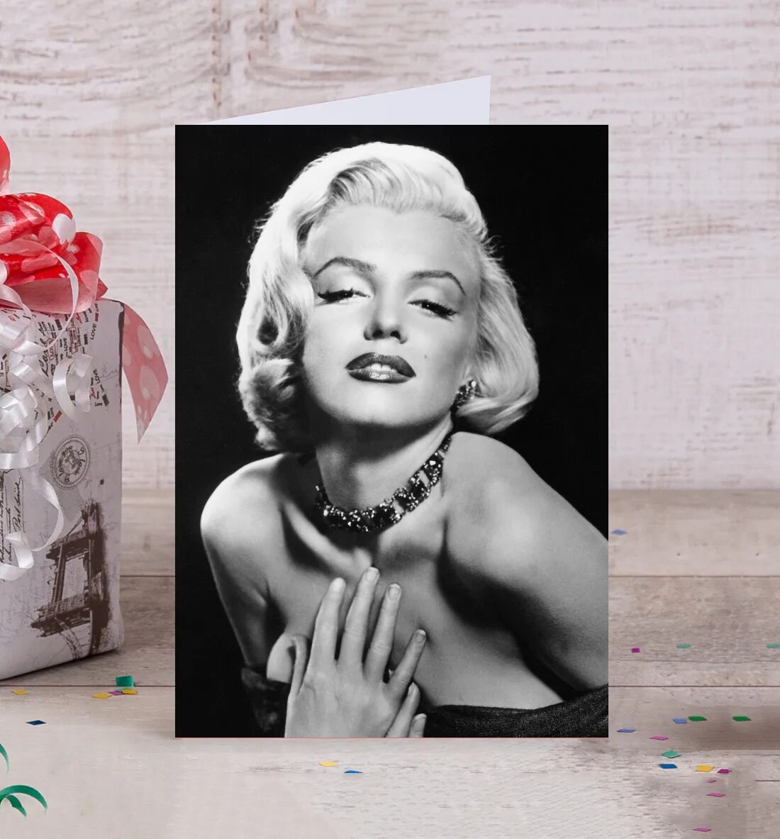 Монро с басами. Монро с басами. Чехлы на хонор с мэрилин монро. Монро с басами. Монро с басами.