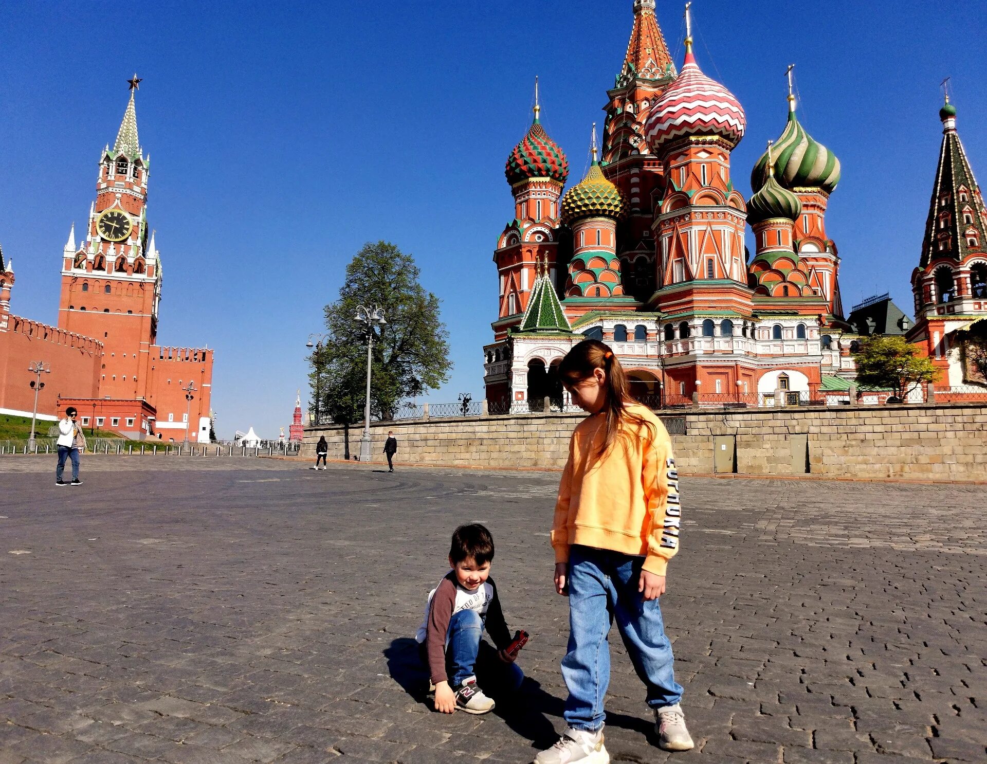 Ощущается в москве. Путешествие по Москве. Поездка в Москву фото. Сравнение фото. Москва 2015.