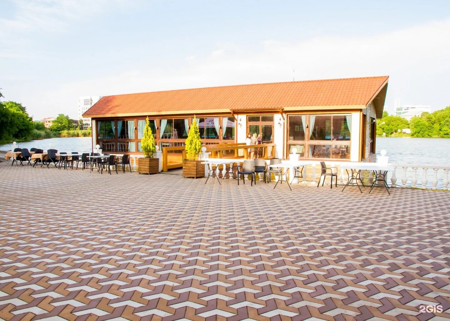 Кафе березка краснодар. Кафе белая береза. Ресторан березка азов. Белая берёза ресторан краснодар. Белая берёза ресторан краснодар.