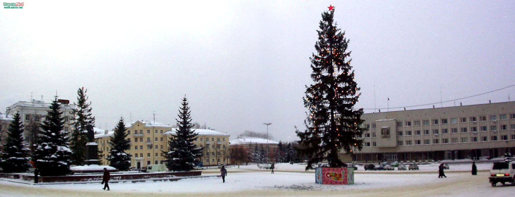 30 декабря 2001 года. Саров площадь Ленина зима. Площадь Ленина Саров. Икар Саров. Саров площадь Ленина 9 мая.